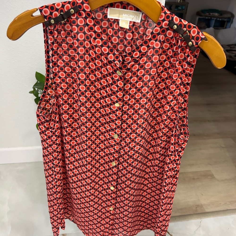 Michael Kors Red and Black Sleeveless Button-Front Geometric Print Blouse